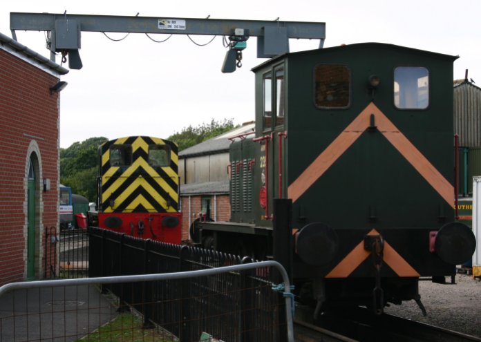 041 - Isle of Wight Steam Railway - Havenstreet - Barclay 0-4-0 Shunter 235 & British Railways Class 03 D2059