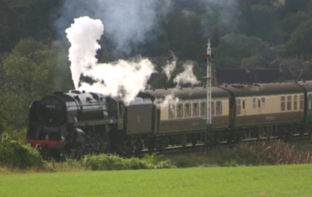 2011 - Approaching Ropley (From Alresford) - BR Standard 9F - 92212