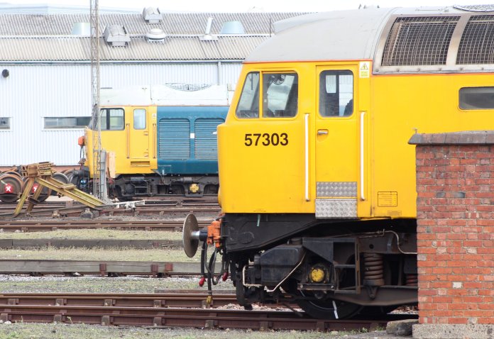 Eastleigh - April 2014 - Class 50 50011 Hood & class 57 57303